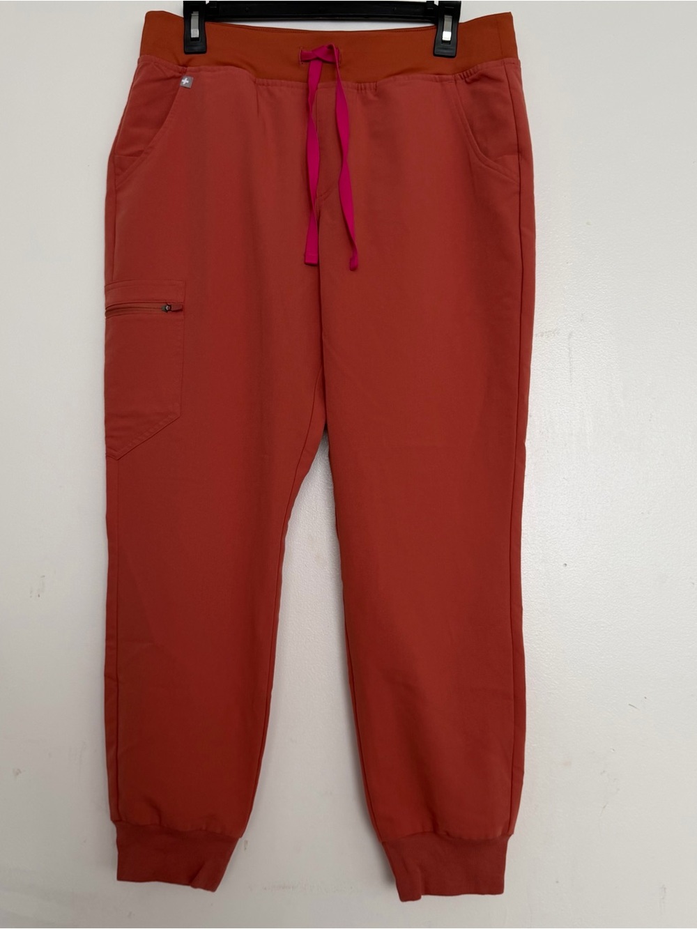 Women’s FIGS Zamora Jogger Scrub Pants Terracotta 3186 Size Medium Petite